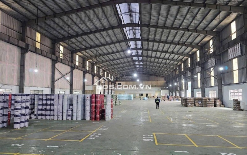 Cho thuê kho 5000m2 gần mặt đường QL10, gần Tràng Duệ, đủ PCCC, (tách lẻ được)
